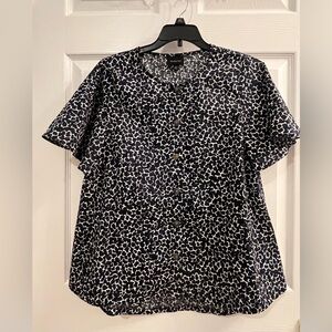NWT Who What Wear Women's Black and White Button-Up Top
